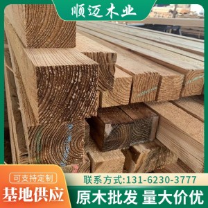 順邁木業(yè)松木工地方木源頭木材防腐木不易變形支持定做木方